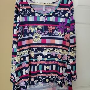 Lularoe Lynnae top